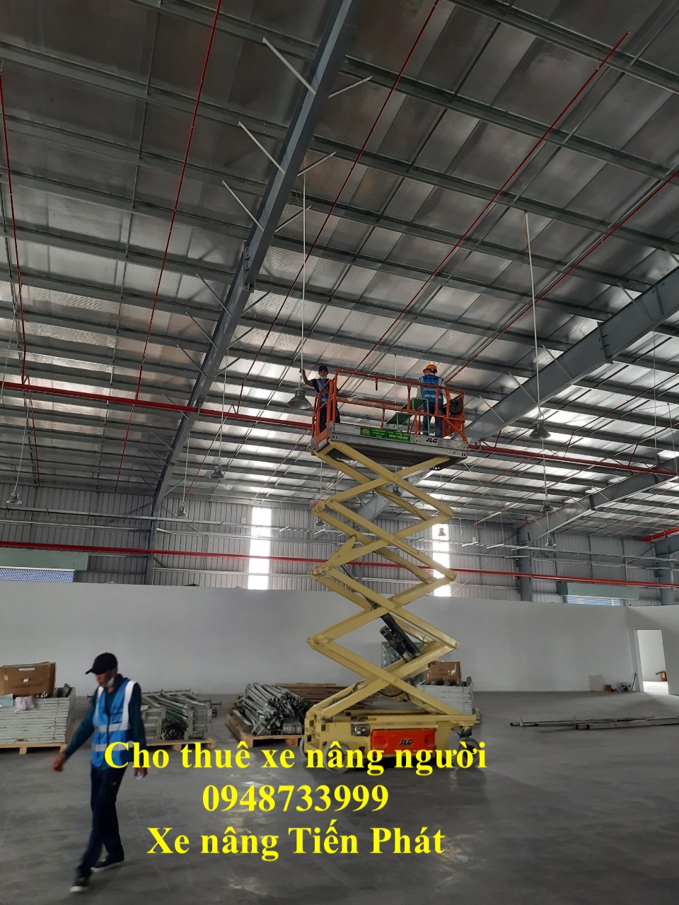 Cho thuê xe nâng người dạng cắt kéo tại Dĩ An Bình Dương