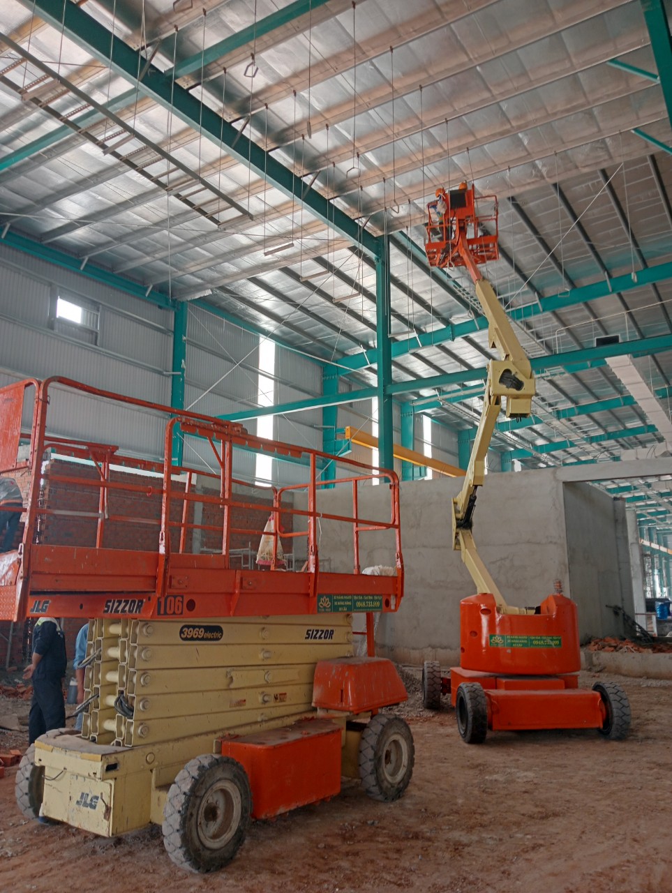 Cho thuê xe nâng người 14m tại Bàu Bàng Bình Dương