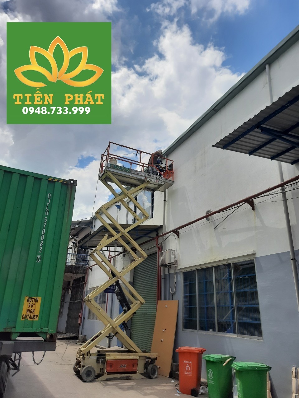 Cho thuê xe nâng người 14m tại KCN Phú Chánh