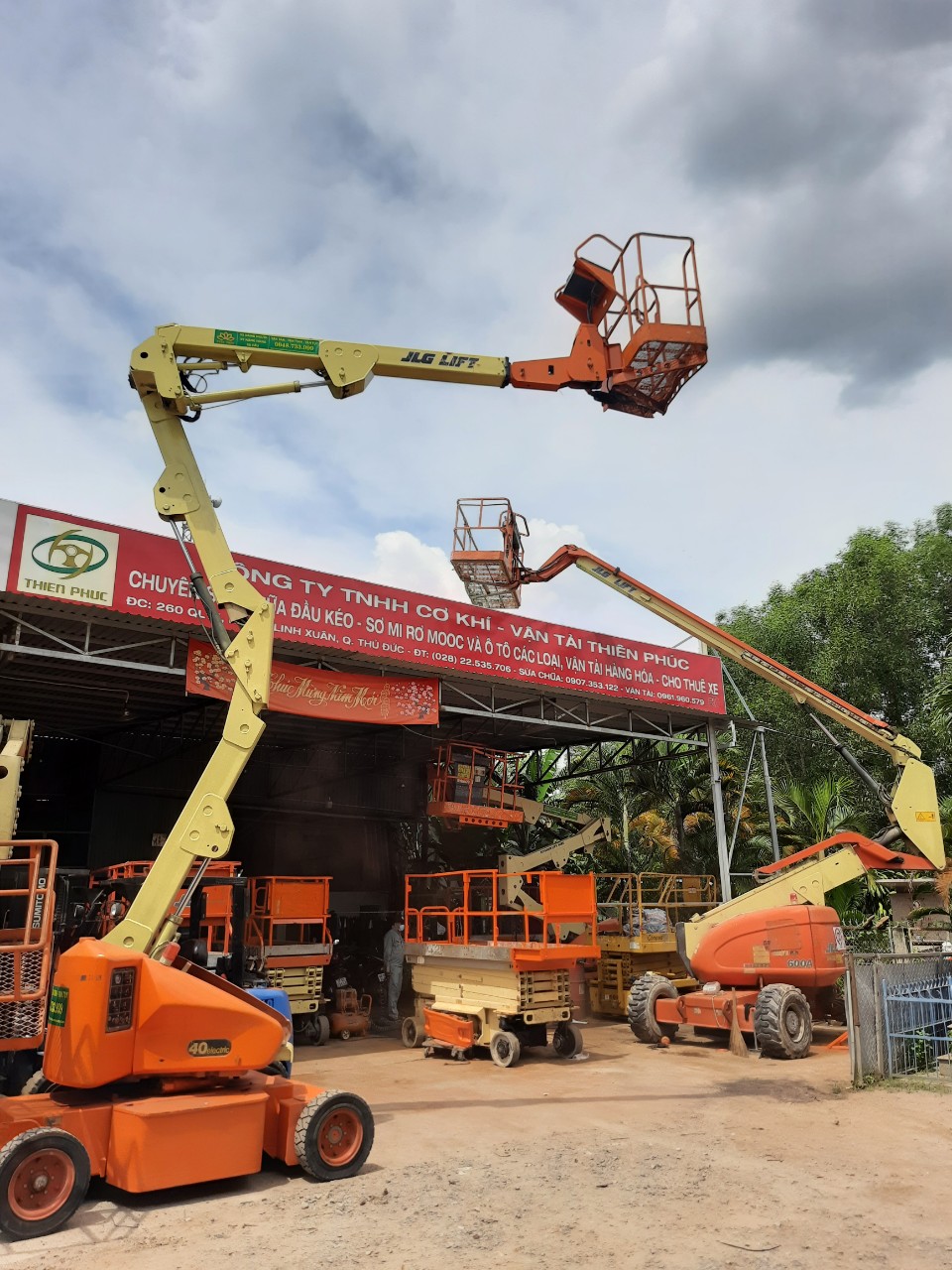 14m làm việc dạng Boomlift  JLG N40E