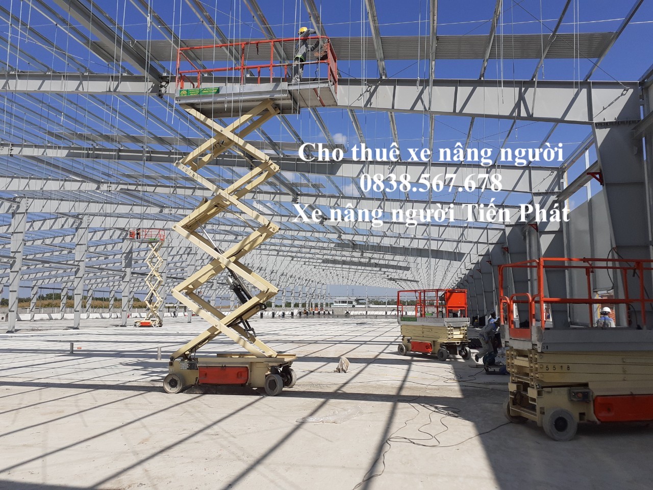 Cho thuê xe nâng người 12m tại KCN Phú Chánh