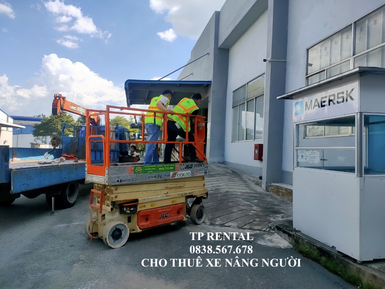 Cho thuê xe nâng người tại KCN Vsip1 Bình Dương 0838567678