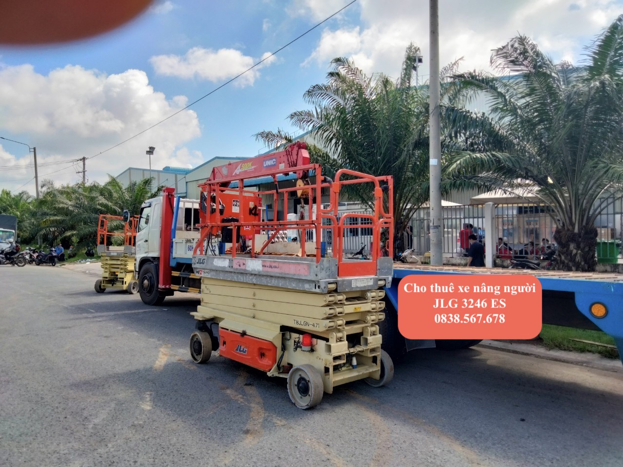 Vận chuyển xe nâng người 12m JLG 3246 ES